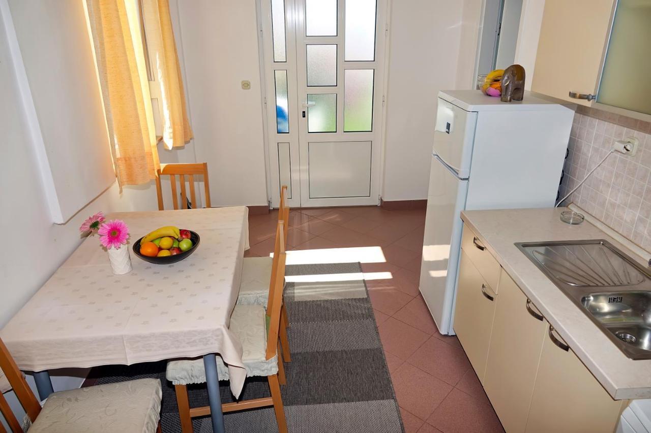 Roza Apartment Baska Voda Luaran gambar